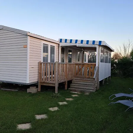 Mobil Tout Confort Camping Les Charmettes Campsite